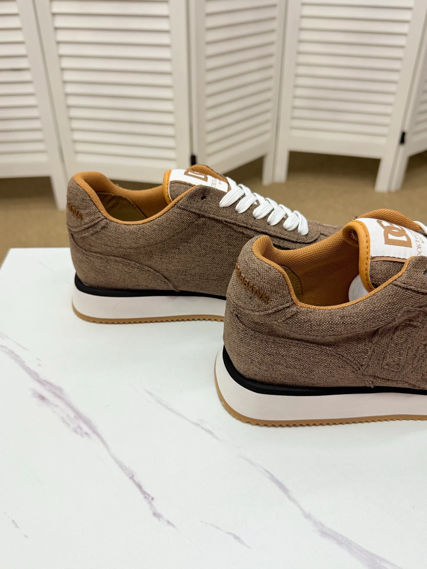 Men's clothing and shoes 230. The latest sports and casual shoes for couples (DG) are fashionable and versatile, and can add luster to various looks. Create an exquisite design with unique dynamic vitality and modern atmosphere, showing modern elegance. Size: 36-46 (45 and 46 are custom-made and cannot be returned or exchanged) Se